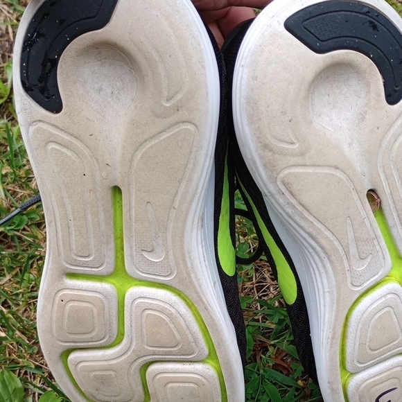 Nike Black and Neon Green Athletic Shoes - Picture 8 of 8